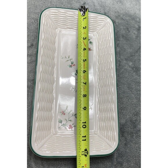 Pfaltzgraff Winterberry Basketweave Christmas Bread Tray Appetizer Dish Holiday - Picture 9 of 10